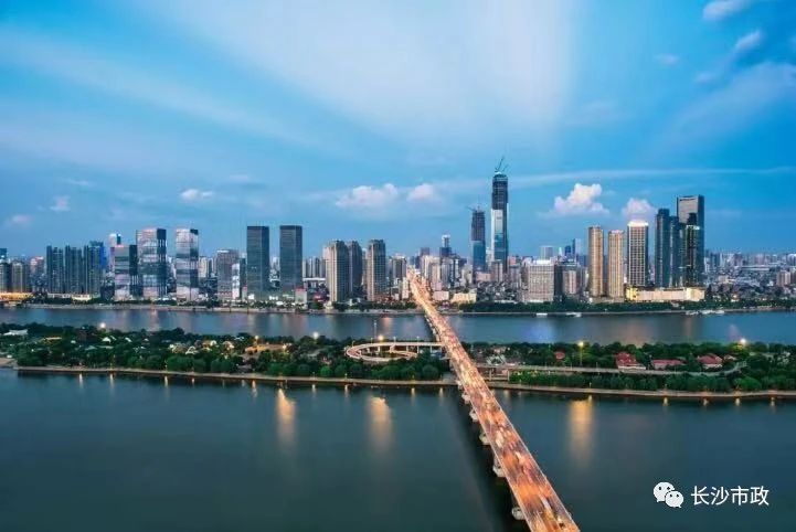 以城市，見未來；與城市，共成長(zhǎng)